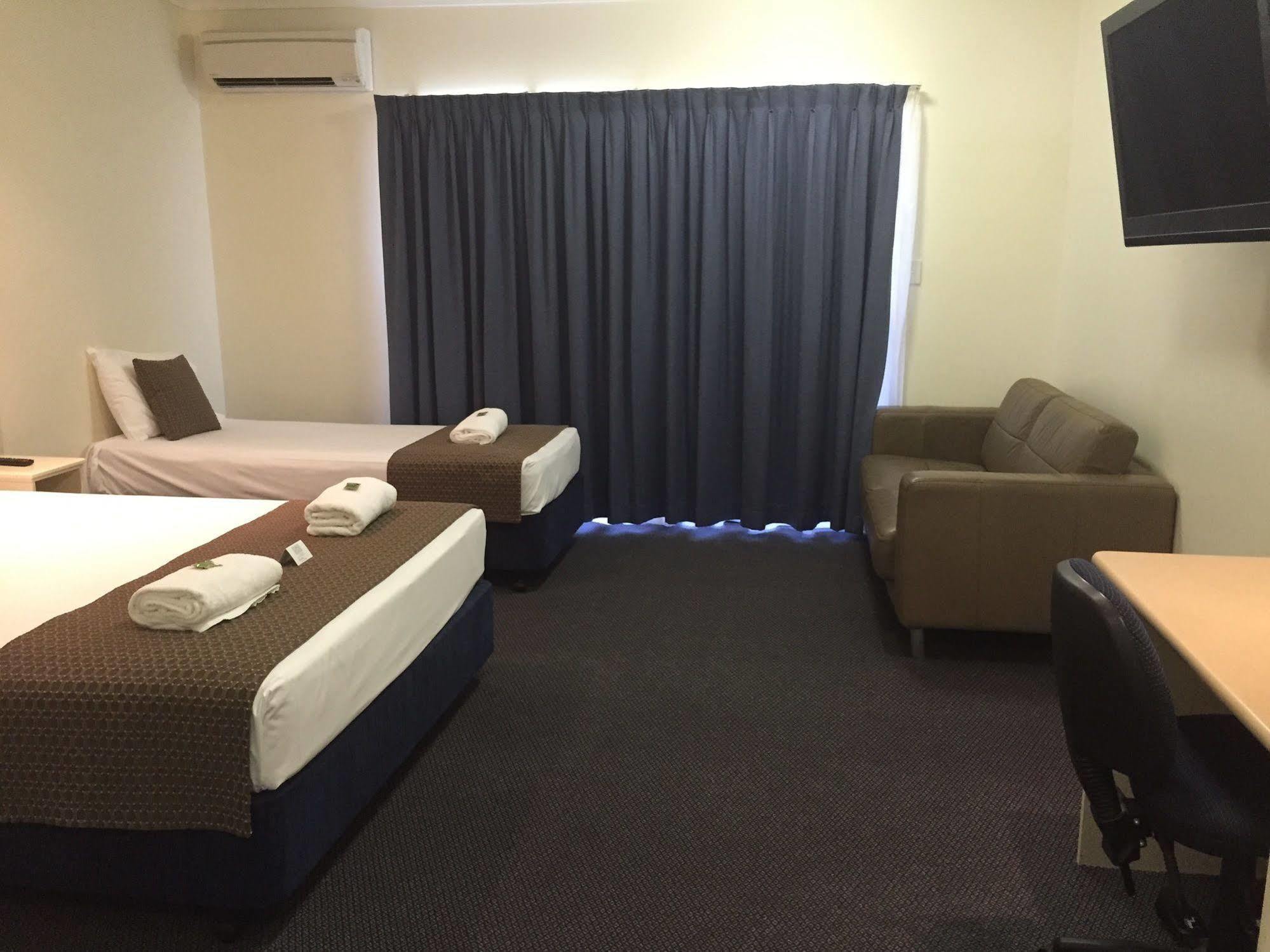 Bluewater Harbour Motel Bowen Dış mekan fotoğraf